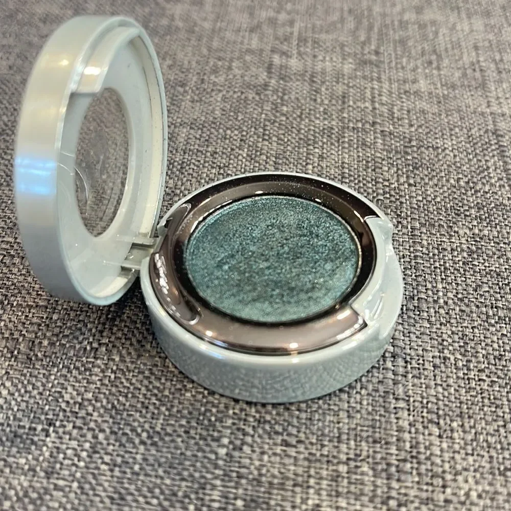 HIJACK Urban Decay Eyeshadow